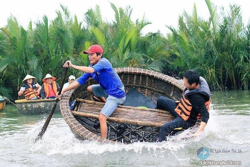 Basket boat Hoi An Vietnam